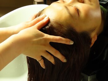 オチョ(8ocho)の写真/【盛岡/西青山】頭皮悩みに合わせた贅沢なスパ体験。アロマの香りに包まれて頭皮ケアもリラックスも叶う◎