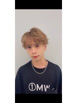 前髪下ろしフェザーマッシュ