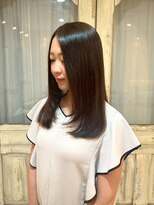 リリー(Rilie)&nbsp;顔周りレイヤー/ストレート/ナチュラルブラウン/透明感/艶感