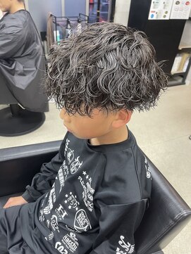 ジーナ 天神(Zina) 波巻きスパイラル/波打ちパーマ