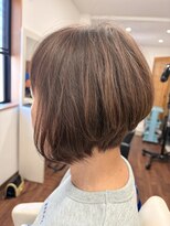 フラップ(Flap) 襟足ぎりぎり前下がりボブ