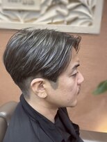 ヘアリゾート リビラ(Hair Resort Revilla) センターパートハイライト