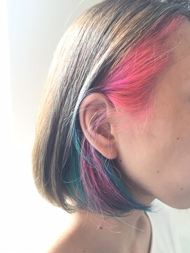 ヘア ラボ トアル(hair labo toaru) ピンク&ターコイズインナーカラーボブ