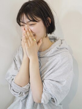 ブルック(BROOK.) 透け感のあるミニボブ