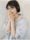 透け感のあるミニボブ