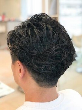 ミーティア バイ クアトロ(Meteor By QUATRO) くせ毛風メンズパーマ☆