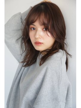 エヌ トーキョー(enu TOKYO) レイヤーたっぷりの軽めロブ　大人かわいいヘア