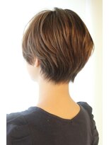 レウナ 外苑前(Reuna)&nbsp;【30代40代50代】カットで決まる大人可愛いひし形ショート