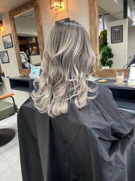 サニー 渋谷(SUNNY) バレイヤージュ、ハイライト、レイヤーロング、グレーベージュ