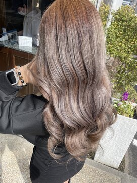 クワリ ブラウンカラー