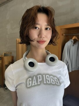 ウェウェ(wewe) 癖毛風レイヤーゆるめコテ巻きボブパーマ