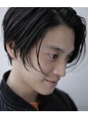センターパート 黒髪ショート