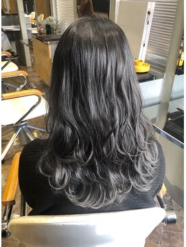 グランツ ヘアーデザイン(GLANZ HAIR DESIGN) シークレットハイライト　グレー