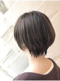 オトナ女子ツヤ髪アッシュカラーふんわりミディシースルーバング