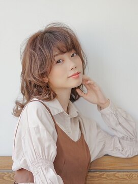 ロッカ(LOCCA) 骨格ウェーブ/小顔似合わせ大人ミディアム/20代30代40代