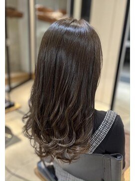 ニーイチイチ(211) 似合わせカットイメチェン/オリーブベージュ