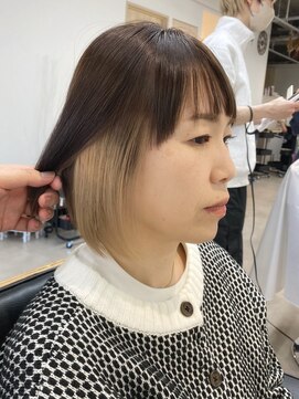 トト 船橋店(toto.) インナーカラーベージュ切りっぱなしボブハイライト[西船橋]