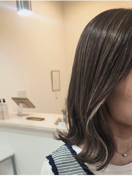 ナッツ(Nut's) カット+イヤリングカラー