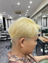 ソル(sol) 2ブリーチ&フェードカット