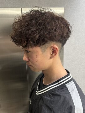 リオールバイニアウ(RE:ALL by Niau) MEN’S HAIR/波巻きツイストスパイラル/リバースセンターパート
