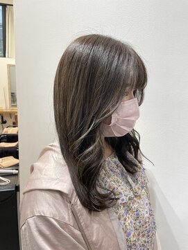 ネイヴィル(navile) ◎赤みのない透け感グレージュ