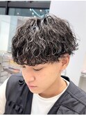 センターパートツイストスパイラルパーマメンズマッシュパーマ