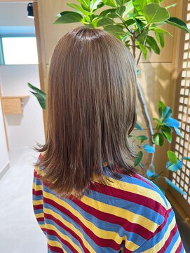 オーラメロウ(orlla melleau) ミディアム外ハネスタイル