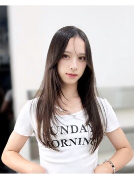 ヒュー 広島(HEW) 透明感オトナレイヤー