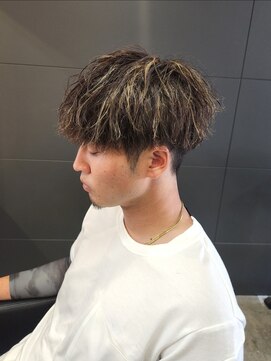 ニアウ 伊勢崎連取店(Niau) 刈り上げマッシュハイトーンメッシュソフトツイスト