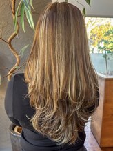 トップヘアー スパアンドリラクゼーション 安城(spa&relaxation)&nbsp;安城ロングレイヤバタフライレイヤーバレイヤージュ白髪ぼかし