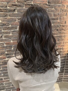 ロク(6) グレージュカラー