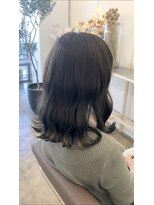 ルタ(Ruta) アッシュベージュ系のセミロング