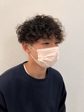 モンド ホリスティック ヘアー(MONDE Holistic Hair) メンズパーマ[パーマショート/ショートカット/ダークカラー]