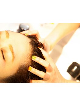 髪の状態に合わせて選べる、種類豊富なスパをご用意☆頭皮の汚れを除去し健康な髪へ導きます◎