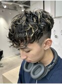 スペインカールスパイラルパーマ刈り上げフェードメンズパーマ