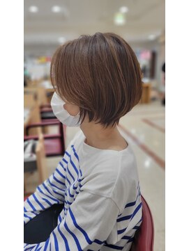 e.m.a プレミアムビューティーサロン 栄駅店(e.m.a PREMIUM BEAUTY SALON) 丸みショート/ナチュラルカラー