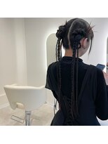 ニューミー(new me)&nbsp;タイトツイン三つ編みカチモリ風