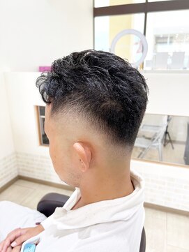 デザイニングヘアードゥ(designing hair Deux) メンズスキンフェードカット 【メンズカット/スキンフェード】