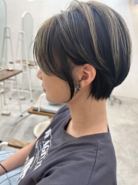 ロミー 本厚木(ROMMY.) アンブレラカラーショートカット白髪ぼかし◎ひし形