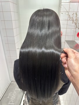 ロンドルーチェ 心斎橋(Lond luce) ダークアッシュ/ミディアムレイヤーカット［髪質改善/縮毛矯正］