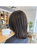 オリーブグレージュ