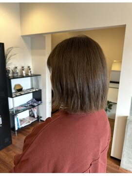 スリーバイザサロン(THREE by the salon) 切りっぱなしボブ!!イヤリングカラー