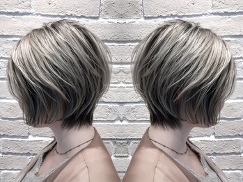 アース 溝の口店(HAIR&MAKE EARTH)の写真/ショートヘア×白髪ぼかしハイライトの組み合わせが◎シルエット重視の360度上品な印象に[溝の口]