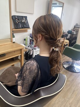 パルム(palme) 下目ポニーテール