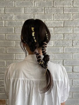 スペックホルダー(Spec Holder) 金箔ツインポニー9.12暗めカラー