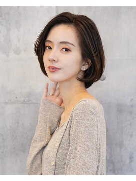 アイスバーグ(eyesburg) 大人可愛い丸みボブグレージュ秋カラー小顔似合わせカット30代