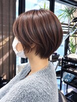 マイティー(Mighty) ピンクベージュ×ショート