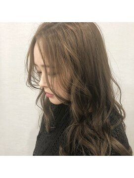 エイムヘアメイク 舟入店 アッシュベージュ×ロングヘア