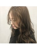 アッシュベージュ×ロングヘア
