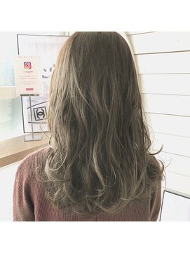 ゴート(Goat) オリーブグレージュ